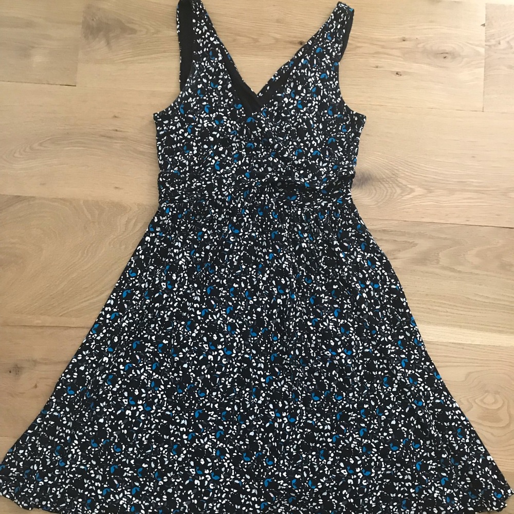 Sleeveless dress